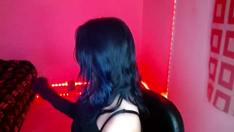 Snapshot of mei04_ chatting on February 25, 2:54 am Melissa online show from February 25, 2:54 am