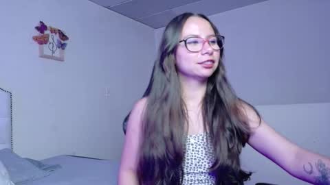 Snapshot of mei_hells chatting on March 25, 11:22 pm Mei online show from March 25, 11:22 pm