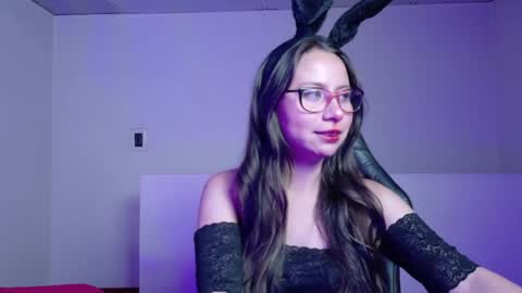 Snapshot of mei_hells chatting on April 6, 7:20 am Mei online show from April 6, 7:20 am