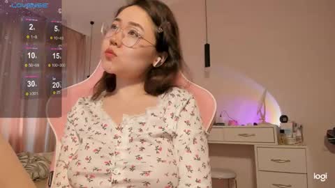 Snapshot of mei_kitahara chatting on April 23, 2:13 am Mei online show from April 23, 2:13 am