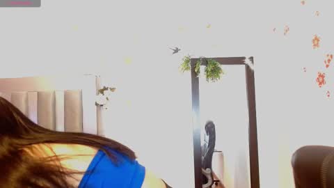 Snapshot of mei_kora chatting on November 23, 3:50 am Mel online show from November 23, 3:50 am