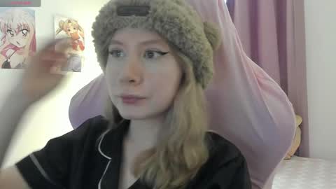 Mei  online show from April 23, 9:39 pm