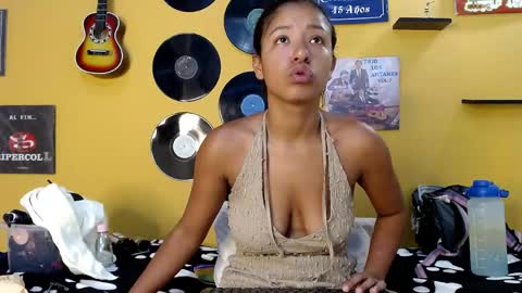 Snapshot of meisevil77 chatting on April 14, 3:01 am MEIS online show from April 14, 3:01 am