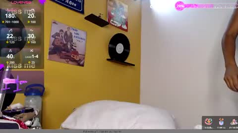 Snapshot of meisevil77 chatting on July 3, 3:24 am MEIS online show from July 3, 3:24 am