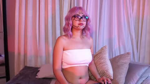 Snapshot of mekari_doll chatting on May 17, 2:20 am Mekari . online show from May 17, 2:20 am