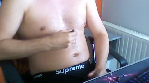 Snapshot of meks5544 chatting on July 18, 5:39 pm meks5544 online show from July 18, 5:39 pm