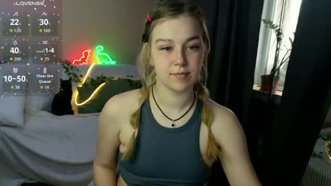 Snapshot of mel_nelson chatting on May 18, 10:10 am Mel online show from May 18, 10:10 am