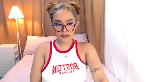 mel_rai14 online show from May 11, 11:49 am