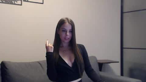 meladams online show from September 25, 9:29 pm