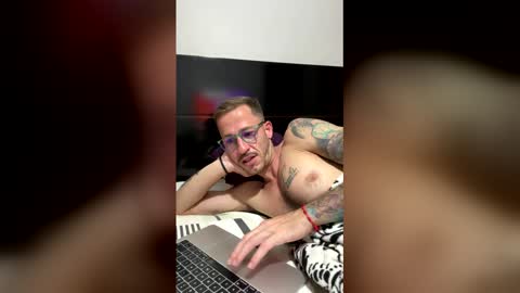 meladodecana online show from February 22, 4:24 am