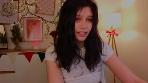 Snapshot of melan1e_ chatting on January 3, 7:50 pm mel online show from January 3, 7:50 pm