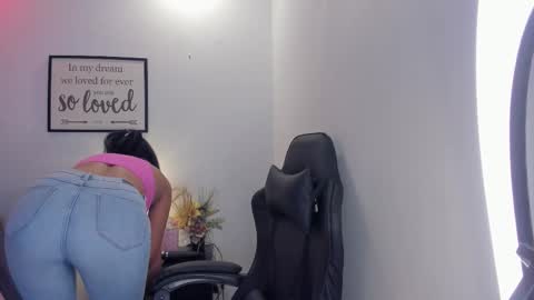 Snapshot of melan_owen chatting on February 19, 10:55 am melan_owen online show from February 19, 10:55 am