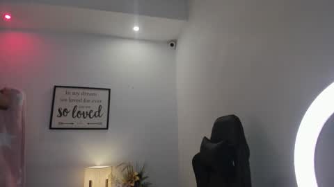 Snapshot of melan_owen chatting on March 7, 10:56 am melan_owen online show from March 7, 10:56 am