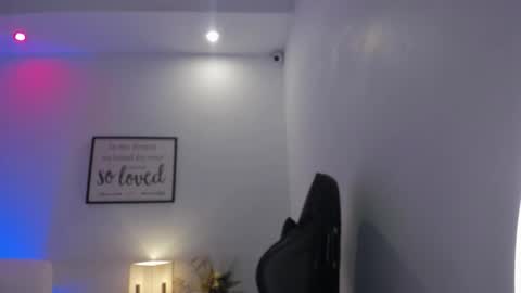 Snapshot of melan_owen chatting on March 18, 11:02 am melan_owen online show from March 18, 11:02 am