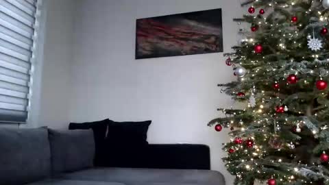 Snapshot of melani_a chatting on December 10, 12:38 pm Melania online show from December 10, 12:38 pm