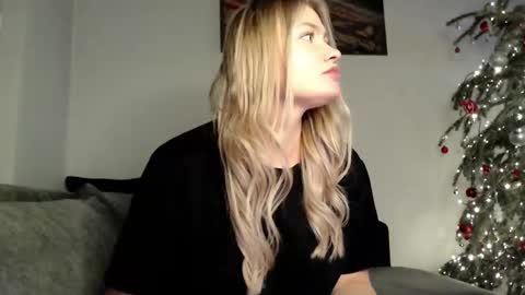 Snapshot of melani_a chatting on January 14, 5:34 pm Melania online show from January 14, 5:34 pm