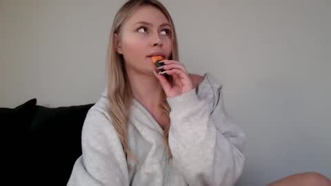 Snapshot of melani_a chatting on January 29, 12:56 pm Melania online show from January 29, 12:56 pm