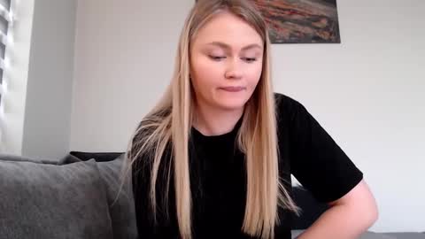 Snapshot of melani_a chatting on January 30, 12:06 pm Melania online show from January 30, 12:06 pm