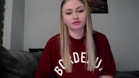Snapshot of melani_a chatting on February 9, 8:02 pm Melania online show from February 9, 8:02 pm