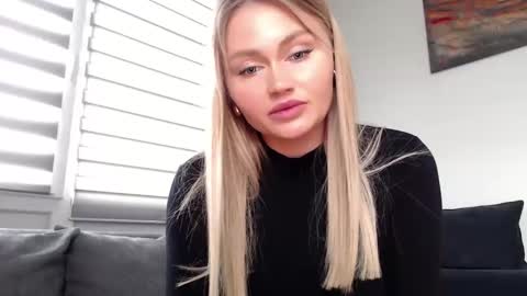 Snapshot of melani_a chatting on March 3, 12:05 pm Melania online show from March 3, 12:05 pm