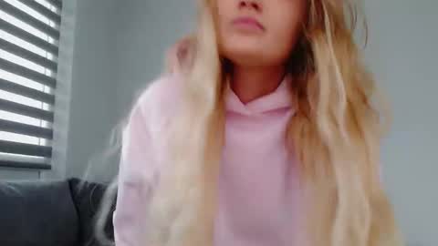 Melania online show from February 6, 12:30 pm