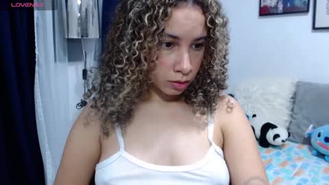 Snapshot of melaniacosta chatting on January 19, 1:32 am melani online show from January 19, 1:32 am