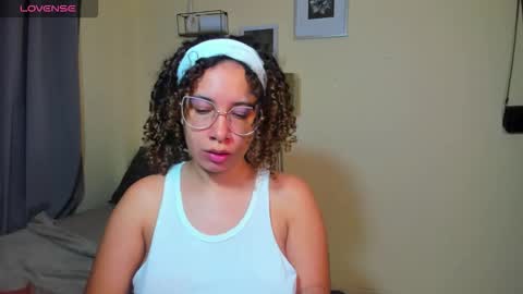 Snapshot of melaniacosta chatting on April 9, 10:37 pm melani online show from April 9, 10:37 pm