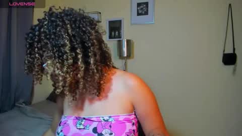 Snapshot of melaniacosta chatting on April 23, 10:56 pm melani online show from April 23, 10:56 pm
