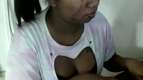 Snapshot of melanie025 chatting on April 5, 2:25 pm melanie025 online show from April 5, 2:25 pm