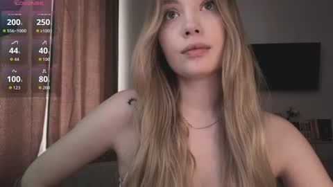 melanie__murr online show from June 20, 5:32 am