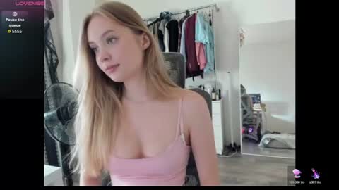 melanie__murr online show from June 30, 11:50 pm