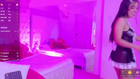 Snapshot of melanie_bianco chatting on October 28, 4:49 am Melanie online show from October 28, 4:49 am