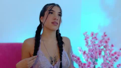 Snapshot of melanie_bianco chatting on November 8, 4:23 am Melanie online show from November 8, 4:23 am