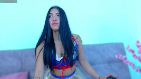 Snapshot of melanie_bianco chatting on January 10, 6:04 am Melanie online show from January 10, 6:04 am