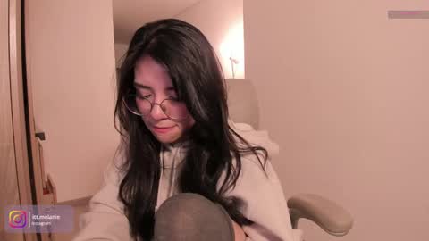 Snapshot of melanie_owo chatting on October 18, 1:19 am Melanie online show from October 18, 1:19 am