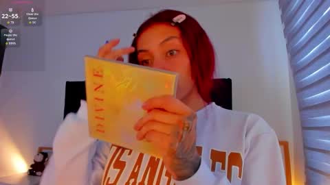 Melanie roux  online show from March 28, 12:27 pm