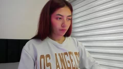 Melanie roux  online show from June 8, 12:27 pm
