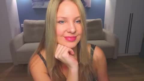 Melanie Bennett online show from January 13, 6:08 am