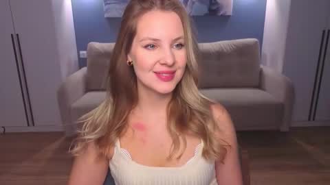 Melanie Bennett online show from February 4, 6:19 am