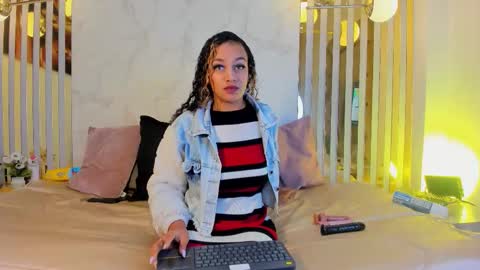 Melanie  online show from September 9, 11:10 am