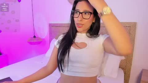 melaniejeann_ online show from May 15, 2:40 am
