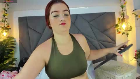 Melanie online show from December 17, 11:38 am