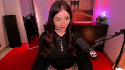 Snapshot of melanielipps chatting on March 19, 6:01 pm Melanie online show from March 19, 6:01 pm