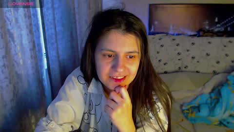 Snapshot of melaniemoor chatting on December 15, 7:02 am Melanie Milena online show from December 15, 7:02 am
