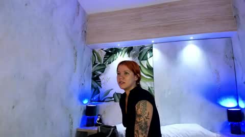 Melanie Roux online show from May 3, 11:38 am