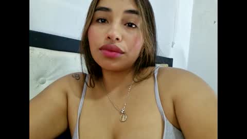 Snapshot of melaniie_roussel chatting on April 4, 11:57 pm melaniie_roussel online show from April 4, 11:57 pm