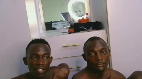 Snapshot of melanin_hotguys chatting on February 27, 5:34 am MEDDY AND Faizal online show from February 27, 5:34 am