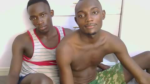 Snapshot of melanin_hotguys chatting on March 4, 10:13 am MEDDY AND Faizal online show from March 4, 10:13 am