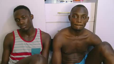 Snapshot of melanin_hotguys chatting on March 5, 10:00 am MEDDY AND Faizal online show from March 5, 10:00 am