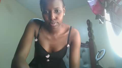 Snapshot of melaninblue chatting on December 22, 7:55 pm melaninblue online show from December 22, 7:55 pm